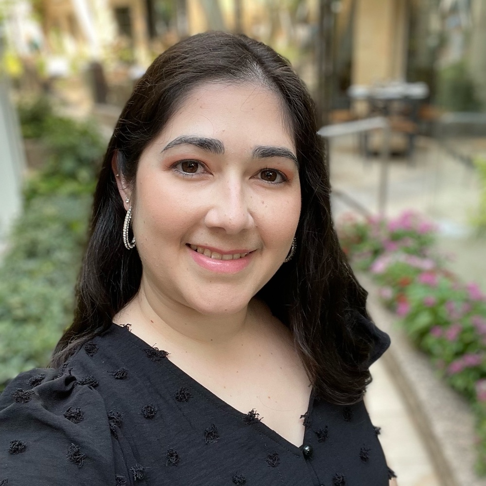 Meet your Posher, Yamilet